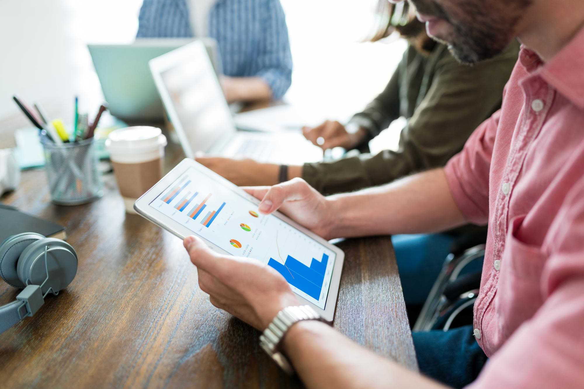 fmt-blog-vanity-metrics-are-lying-to-you-heres-what-to-track-instead